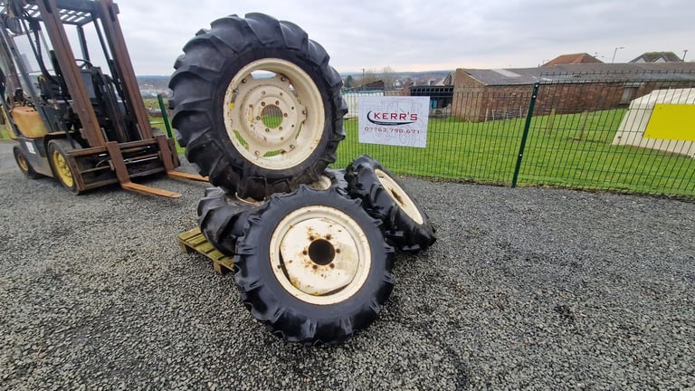 Compact tractor front and rear wheels and tyres from a kioti