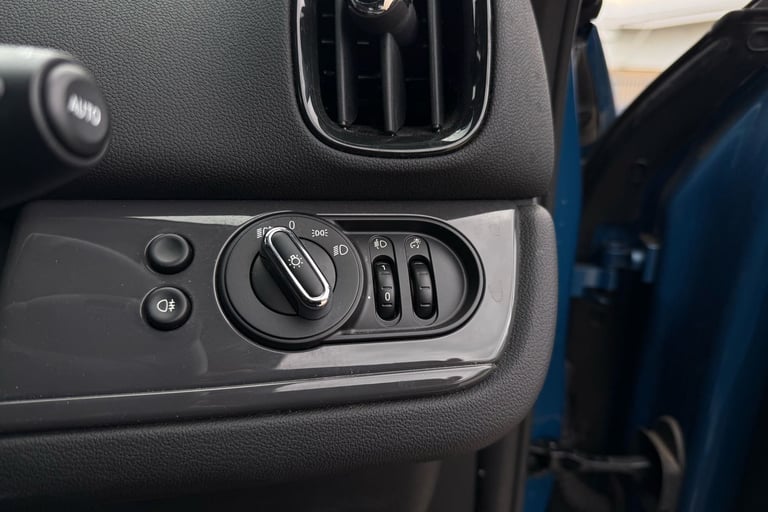 2019 MINI Countryman 1.5 Cooper Classic 5dr [Comfort Pack] Hatchback PETROL Manual