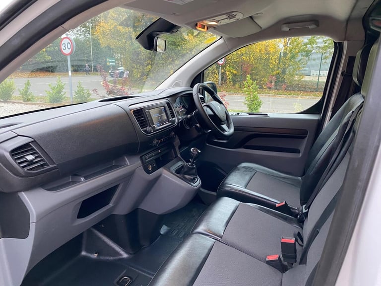 2019 Peugeot Expert 2.0 BlueHDi 1400 Professional Standard Panel Van MWB Euro 6 (s/s) 6dr PANEL V...