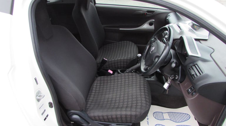 2009 Toyota IQ 1.0 VVT-i 3dr HATCHBACK Petrol Manual