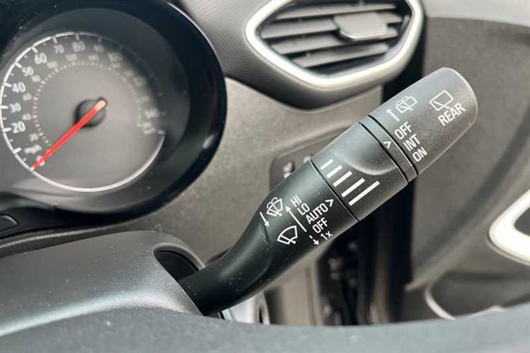 2021 Vauxhall Crossland 1.2i (83 PS) Griffin 5 Door Petrol SUV *** 1 Private Owner from New ***  ...