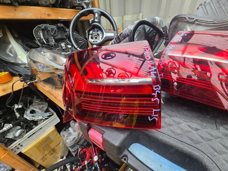 AUDI A4 B9.5 AVANT ESTATE SINGLE REAR BACK OUTER TAIL LIGHT LED Breaking Parts. 