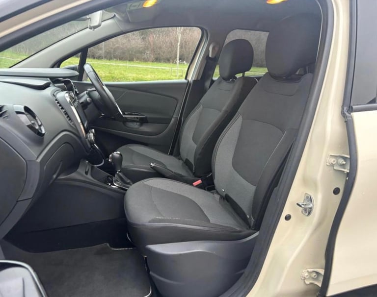 Renault, CAPTUR, Hatchback, 2015, Manual, 898 (cc), 5 doors