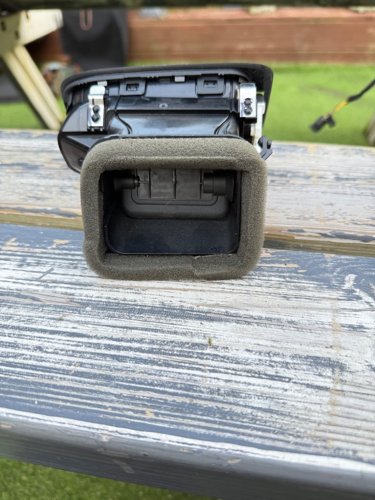 VW Polo air vents mk5 6r 
