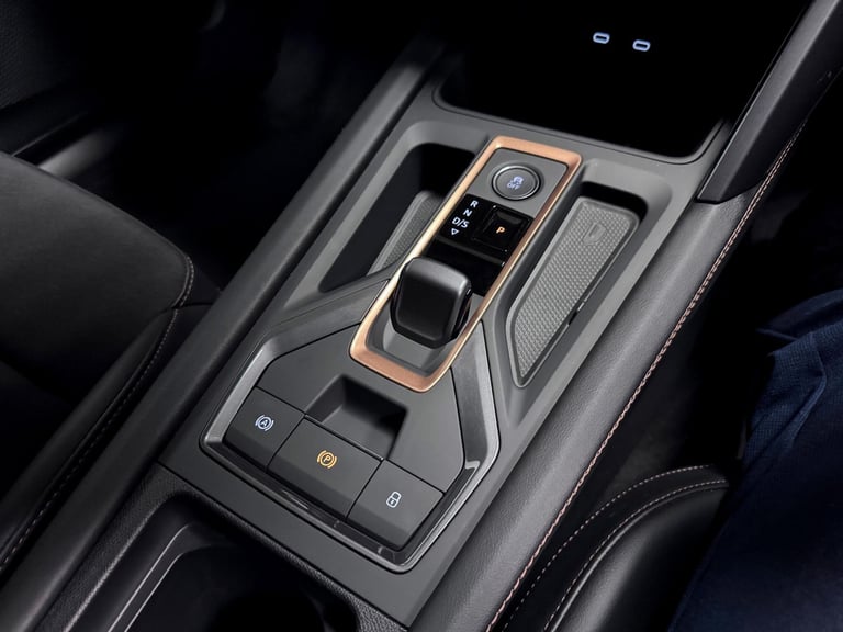 2025 Cupra Formentor 1.5 eHybrid 25.8kWh V1 SUV 5dr Petrol Plug-in Hybrid DSG Euro 6 (s/s) (204 H...