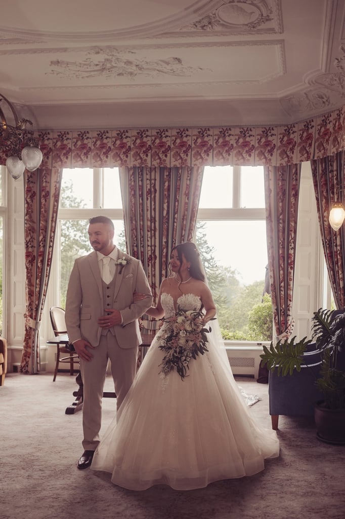 Dream Wedding Dress + Long Veil + Petticoat
