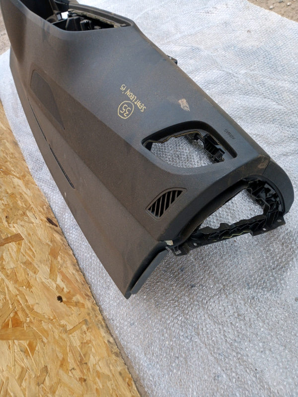 Dashboard nissan qashqai , seat leon 2015, renault megane, AUDI A3 , GOLF MK6 ...