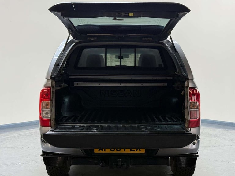 2018 Nissan Navara D/Cab Pick Up Off-Roader AT32 2.3dCi 190 4WD Auto PICK UP DIESEL Automatic