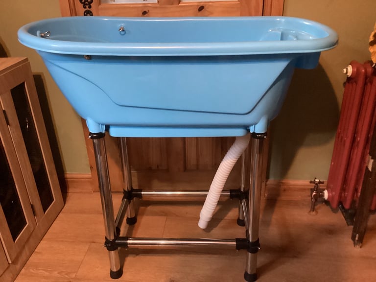 New dog grooming bath