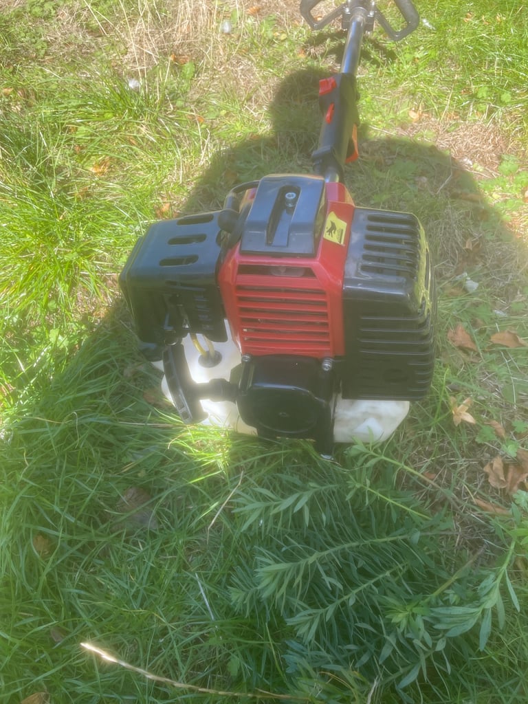 2 stroke petrol strimmer - great condition