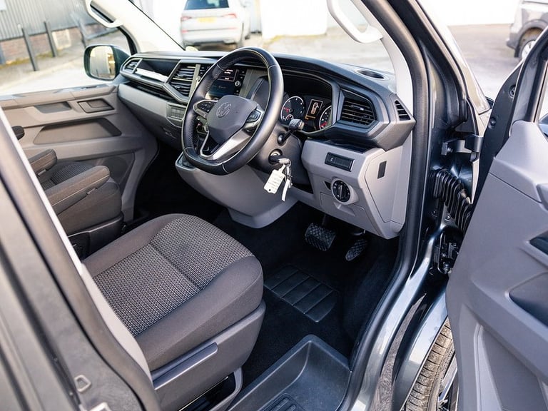 2024 Volkswagen Transporter 2.0 TDI 150 Highline Kombi Van DSG WINDOW VAN DIESEL Automatic