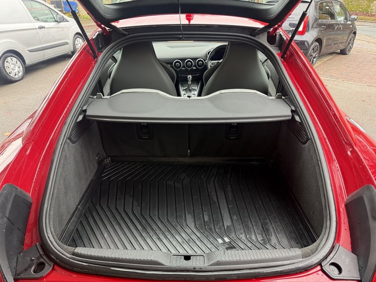 2017 (67) Audi TT 2.0 TFSi Sport DSG automatic 1 local owner 52782 miles Red