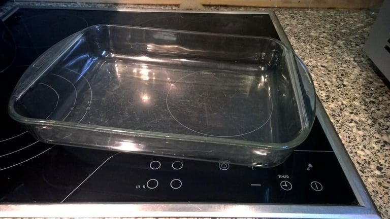 image for Big Pyrex Rectangular Roaster With Easy Grip,