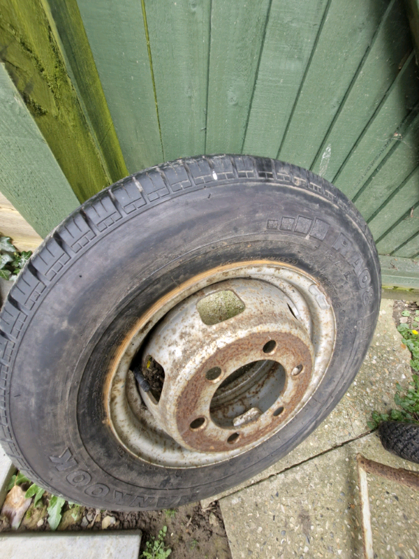 Transit wheel and tyre