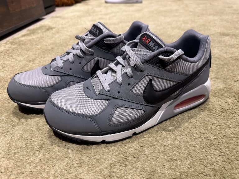 image for Nike Air Max Mens Trainers uk9.5 
