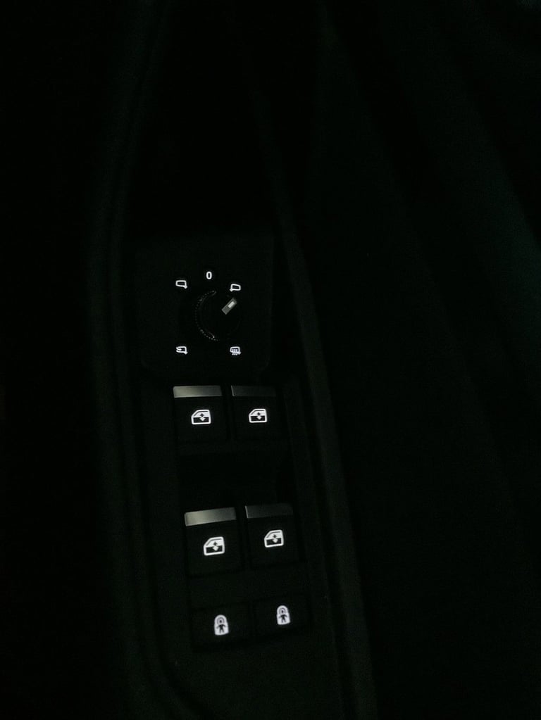 2021 Audi e-tron 50 Technik SUV 5dr Electric Auto quattro 71.2kWh (11kW Charger) (313 ps) ESTATE ...