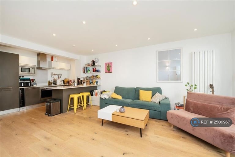 2 bedroom flat in Murray Street, London, NW1 (2 bed) (#2506967)