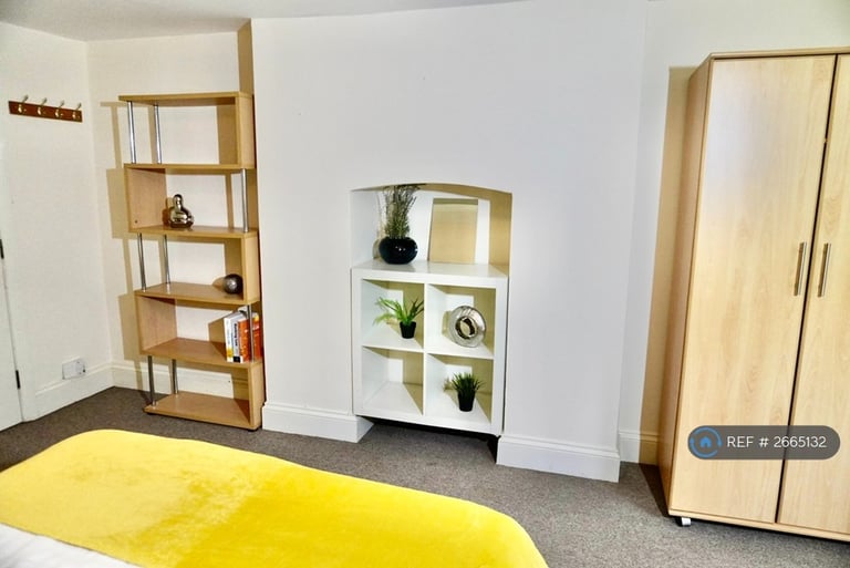 3 bedroom flat in Waverley Road, Redland, BS6 (3 bed) (#2665132)