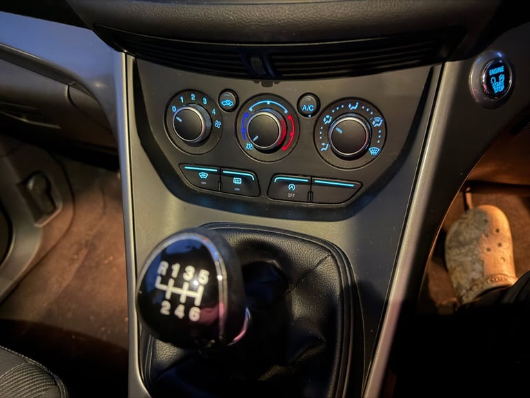 Ford, KUGA, Hatchback, 2016, Manual, 1997 (cc), 5 doors FSH cambelt done and newly serviced