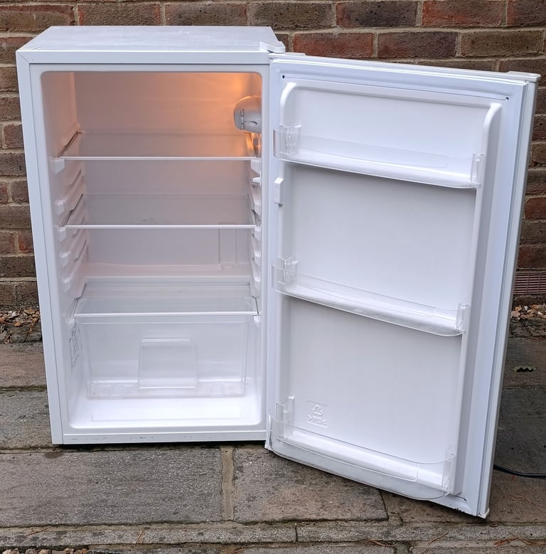 image for Fridge in very good clean condition & full working order : Under counter