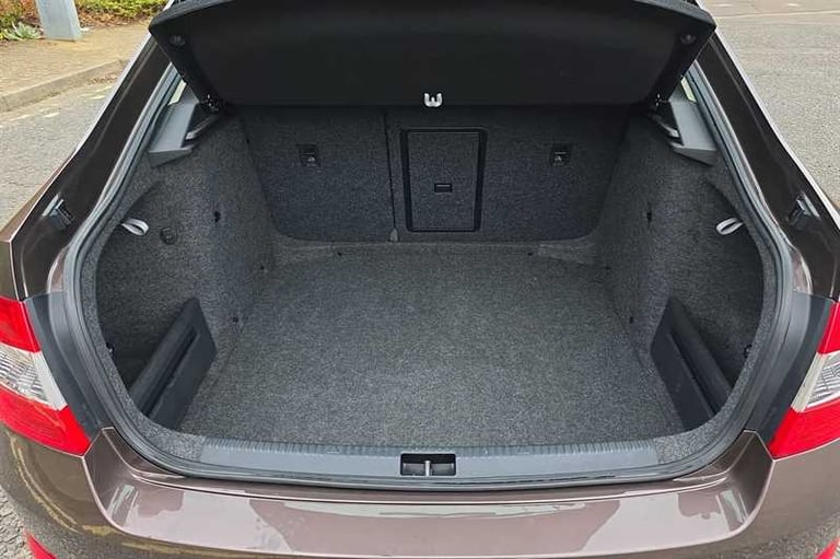 2014 Skoda Octavia 1.4 TSI Elegance Hatchback 5dr Petrol Manual Euro 5 (s/s) (140 ps) Hatchback P...