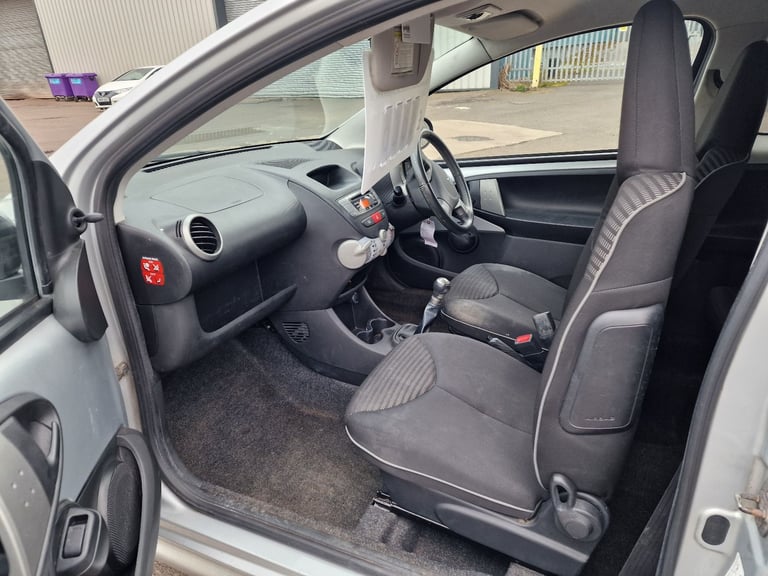 Peugeot, 107, £20 year road tax Hatchback, 2012, Manual, 998 (cc), 3 doors