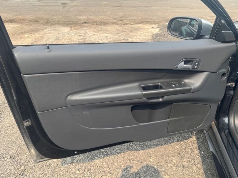 2009 Volvo C30 2.0D R-Design Sport Coupe 2dr Diesel Manual (151 g/km, 134 bhp) Coupe Diesel Manual