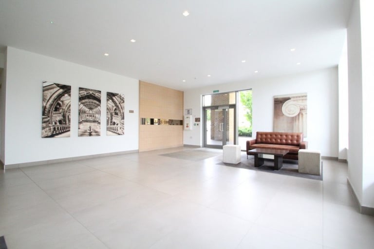 Chain Free! Hane Estate Agents offer a modern 2 bedroom 1st floor flat with a private balcony