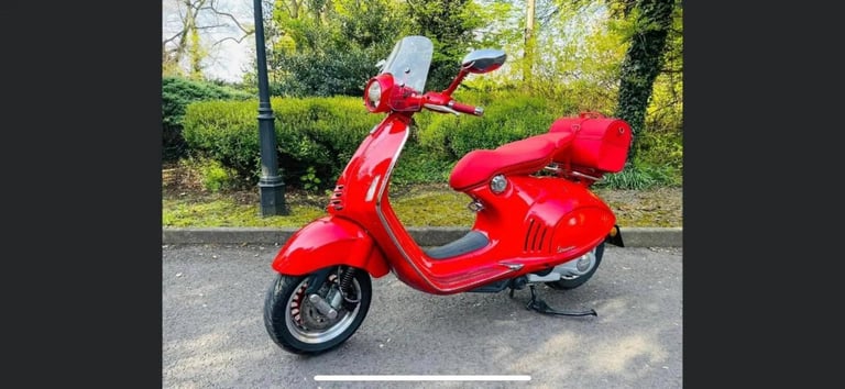 Piaggio Vespa 946 RED LTD-ETD 