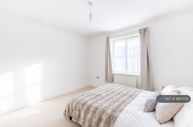 3 bedroom house in Banfield Road, London, SE15 (3 bed) (#2667278)