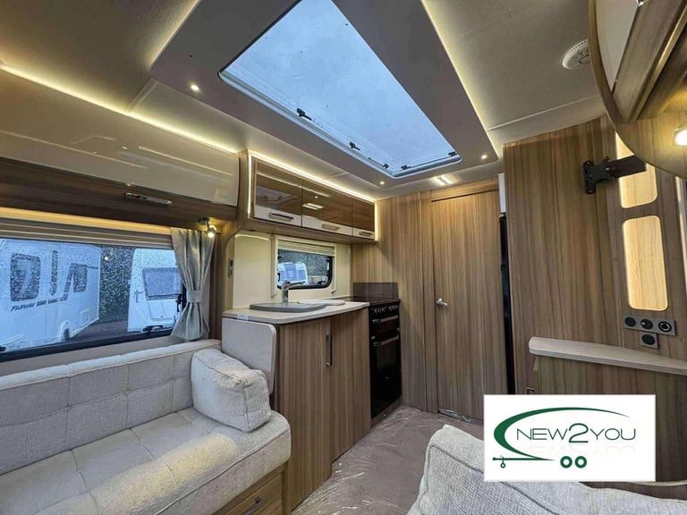 2016 Lunar Delta RI 4 Berth TRASNVERSE BED Caravan - STOCK NO E193
