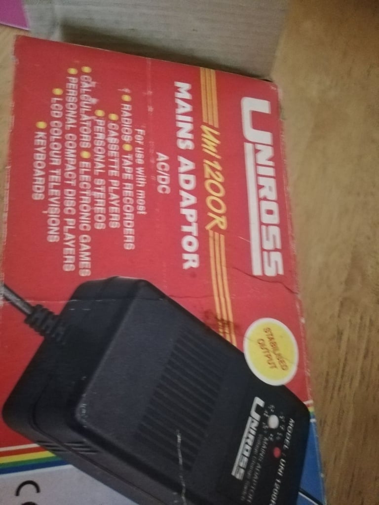 Uniross UNI 2200R mains adapter