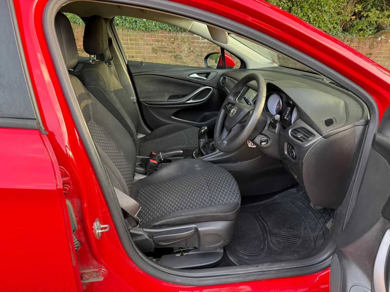 Vauxhall Astra Design 1.6 CDTi BlueInj Euro 6 with 8 Months MOT&FSH&Apple Car Play&Android&ULEZ Free