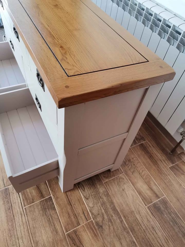 CAN DELIVER - OAK FURNITURE LAND CHEST OF DRAWERS IN VERY GOOD CONDITION