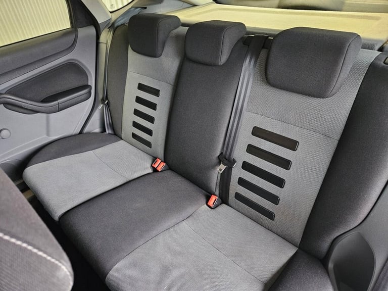 2009 Ford Focus 1.6 Zetec Hatchback 5dr Petrol Manual (161 g/km, 99 bhp) Hatchback Petrol Manual