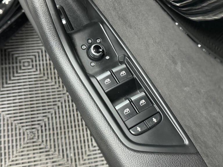 2019 Audi A4 2.0 TDI 35 Black Edition S Tronic Euro 6 (s/s) 4dr SALOON Diesel Automatic
