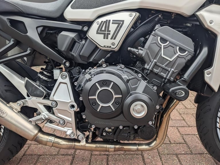 HONDA CB1000R PLUS 2020 - FULL ARROW SYSTEM - HEATED GRIPS - ASV LEVERS - SCREEN