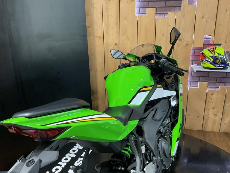 Kawasaki Ninja ZX-4RR 2025 with just 253 Miles! One Owner! FREE UK DELIVERY!