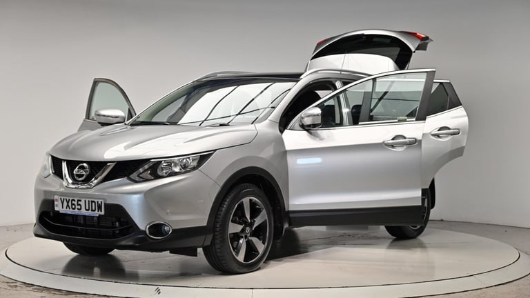 2015 Nissan Qashqai 1.6 dCi n-tec+ XTRON 2WD Euro 6 (s/s) 5dr HATCHBACK Diesel Automatic