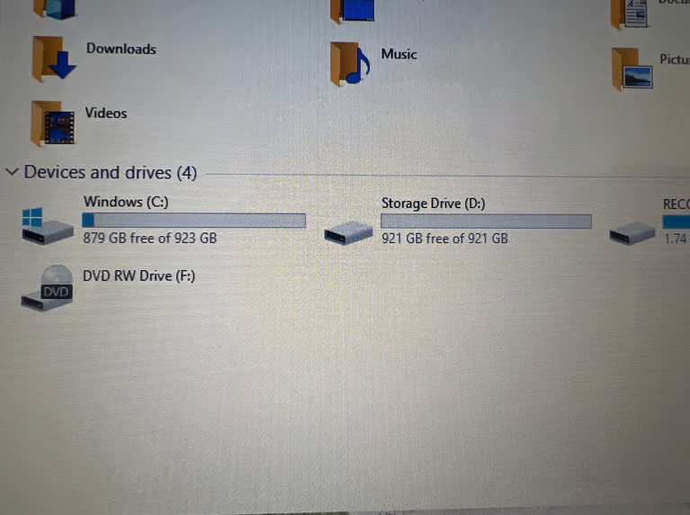 INTEL CORE i5 2TB HDD 8GB RAM 15” HP WINDOWS 10 LAPTOP WITH VOICE CONTROL AND CAMERA COVER