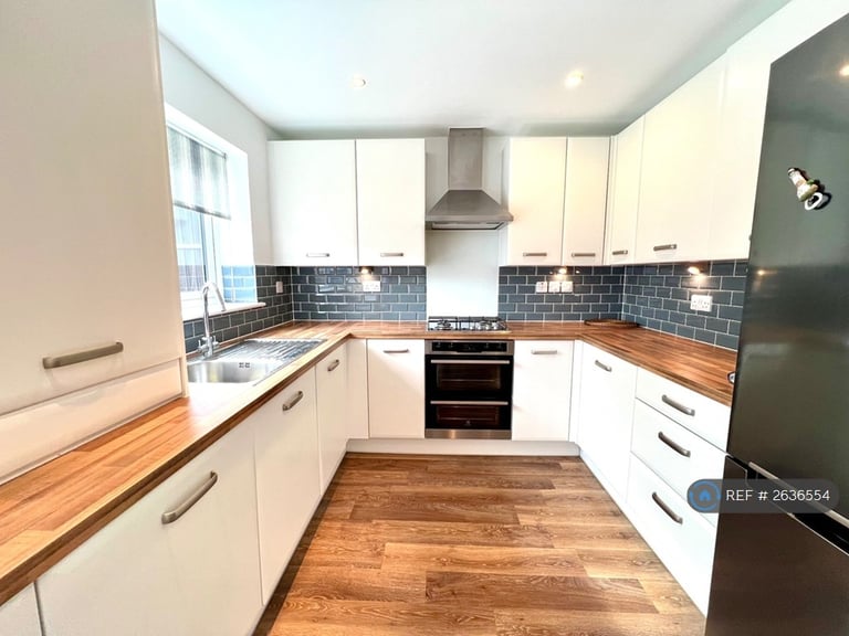 3 bedroom house in Admiral Way, Leamington Spa, CV31 (3 bed) (#2636554)