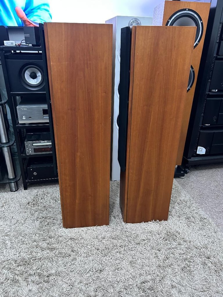 Tannoy Revolution R2 floor standing speakers