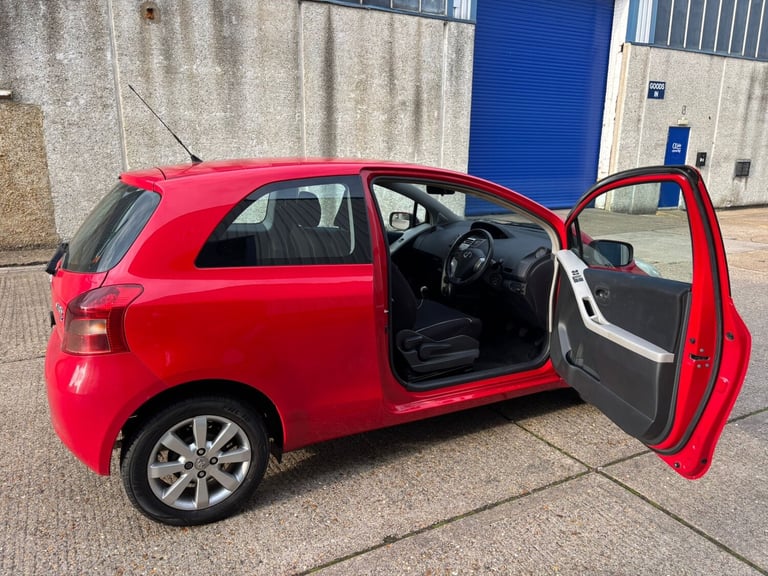 2008 Toyota Yaris 1.0 VVT-i TR 3dr HATCHBACK Petrol Manual