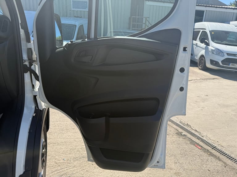 2023 Iveco Daily 2.3 High Roof Van 3520 WB PANEL VAN Diesel Manual