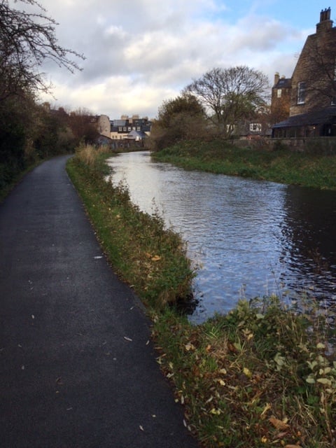Cosy, snug, 1-bedrmd flat, overlooking the tranquil waters of the canal