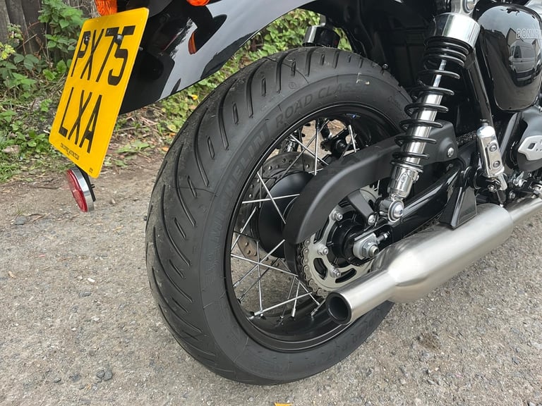 TRIUMPH BONNEVILLE T100, 2025(75), 6 DELIVERY MILES, STUNNING MOTORCYCLE, £8995