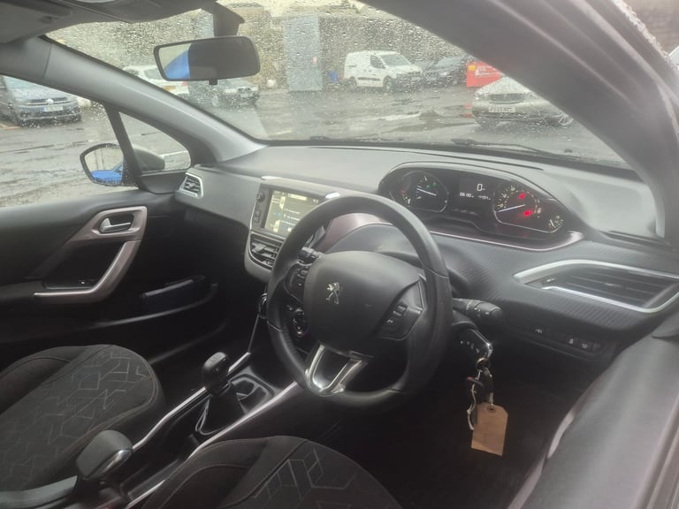 Peugeot, 2008, Hatchback, 2014, Manual, 1560 (cc), 5 doors