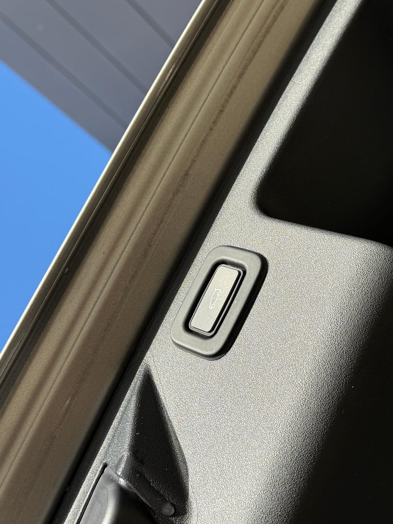 2020 Land Rover Discovery Sport 2.0 D240 MHEV R-Dynamic HSE SUV 5dr Diesel Auto 4WD Euro 6 (s/s) ...