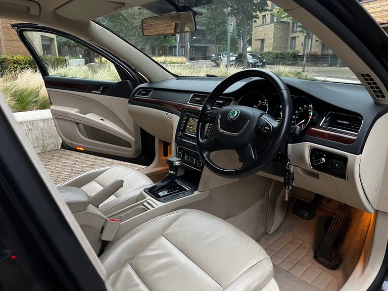 2011 Skoda Superb 1.8 TSI Elegance Estate 5dr Petrol DSG 