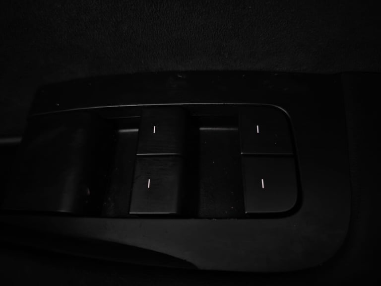 2022 Tesla Model Y (Dual Motor) Long Range Auto 4WDE 5dr MPV Electric Automatic